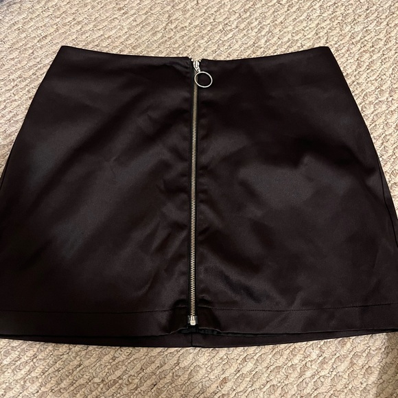 black silk mini skirt - Picture 1 of 2